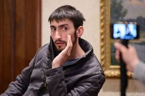 Аваков назвав "бл*твом" звільнення "Топазу". Міністр внутрішніх справ України Арсен Аваков у своєму Facebook прокоментував рішення харківського суду звільнити активіста Антимайдана Гната Кромского під особисте зобов'язання.