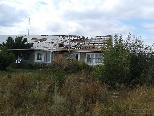 Луганськ зруйнований. Фото. Відео. 16.09.2014. Станом на ранок 16 вересня в Луганську спокійно. Ніч пройшла тихо. У місті зберігаються проблеми зі зв'язком, електроенергією, водою і продуктами. 