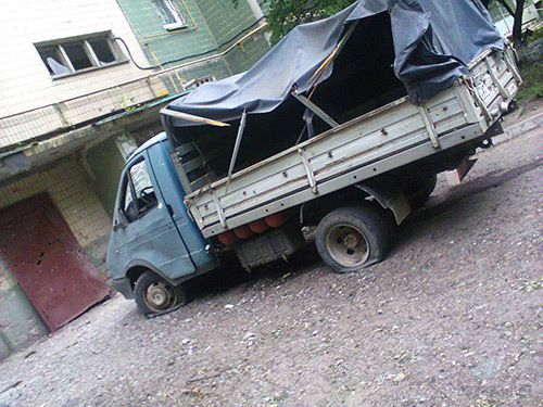 Луганськ зруйнований. Фото. Відео. 16.09.2014. Станом на ранок 16 вересня в Луганську спокійно. Ніч пройшла тихо. У місті зберігаються проблеми зі зв'язком, електроенергією, водою і продуктами. 