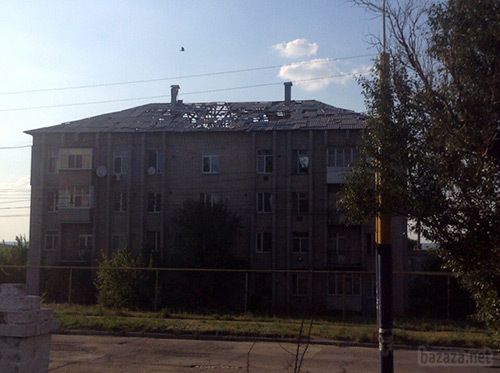 Луганськ зруйнований. Фото. Відео. 16.09.2014. Станом на ранок 16 вересня в Луганську спокійно. Ніч пройшла тихо. У місті зберігаються проблеми зі зв'язком, електроенергією, водою і продуктами. 