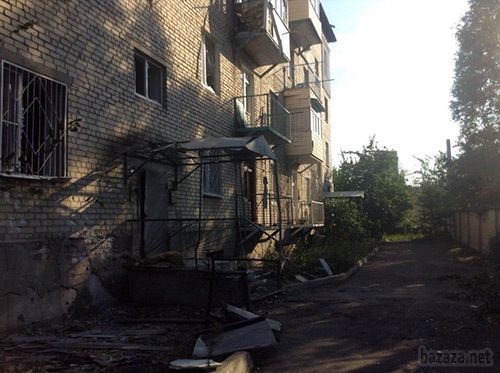 Луганськ зруйнований. Фото. Відео. 16.09.2014. Станом на ранок 16 вересня в Луганську спокійно. Ніч пройшла тихо. У місті зберігаються проблеми зі зв'язком, електроенергією, водою і продуктами. 