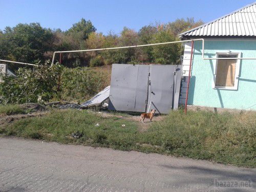 Луганськ зруйнований. Фото. Відео. 16.09.2014. Станом на ранок 16 вересня в Луганську спокійно. Ніч пройшла тихо. У місті зберігаються проблеми зі зв'язком, електроенергією, водою і продуктами. 