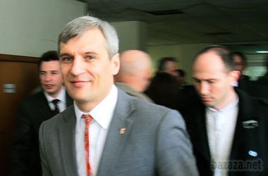 Кошулинський: Закон про особливий статус дасть бойовикам можливість стати офіційними представниками Донбасу. Заступник голови Верховної Ради Руслан Кошулинський ("Свобода") вважає прийняття закону про особливий статус сприяючим легітимізації бойовиків на Донбасі.