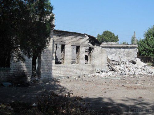 Обстановка в Луганській області (17.09.14). Зі Стаханова на хвилі 102,5 продовжує віщати «Козацьке радіо» (колишнє «Автомобільне радіо»). Жителів області активно запрошують вступати в ряди терористів, рекламуючи телефони і адреси, куди можна звернутися. 