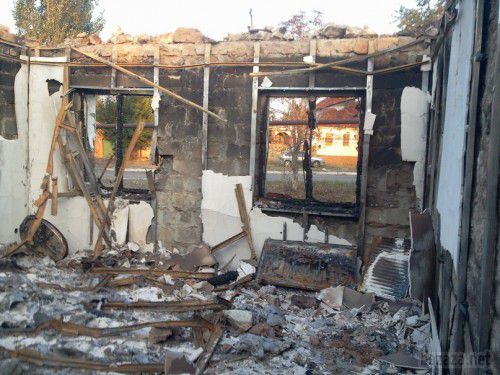 Обстановка в Луганській області (18.09.14). Приблизно до двох годин ночі область, за винятком Краснодона та Красного Луча залишалася без електрики. Однак, енергетикам вдалося запустити щастинську ТЕС і в даний момент всі райони, які живить дана електростанція зі світлом. 