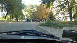 Обстановка в Луганську. День 63 (18.09.14). Постраждав другий під'їзд будинку за адресою кв. Героїв Сталінграда 2. Користувач соцмережі зазначає, що дім постраждав по правій стороні до 9 поверху. 