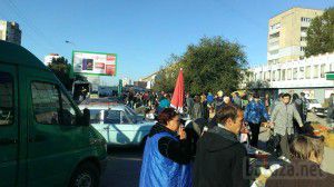 Обстановка в Луганську. День 63 (18.09.14). Постраждав другий під'їзд будинку за адресою кв. Героїв Сталінграда 2. Користувач соцмережі зазначає, що дім постраждав по правій стороні до 9 поверху. 