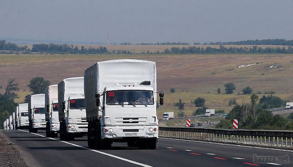 В Україну їде третій «гуманітарний конвой» з РФ. В Україну направляються 170 вантажівок з гуманітарним вантажем. Це вже третій так званий «гуманітарний конвой» з Росії. 