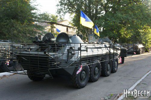 Миколаївським прикордонникам передали на озброєння 20 БТР (фото). Бійцям Прикордонної служби України, які несуть службу на кордоні з анексованим Кримом, передали на озброєння перші десять розконсервованих БТР-70. 