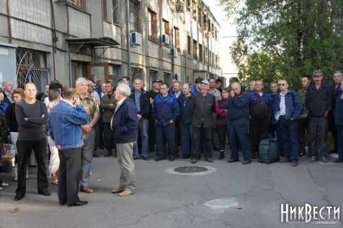 Миколаївським прикордонникам передали на озброєння 20 БТР (фото). Бійцям Прикордонної служби України, які несуть службу на кордоні з анексованим Кримом, передали на озброєння перші десять розконсервованих БТР-70. 