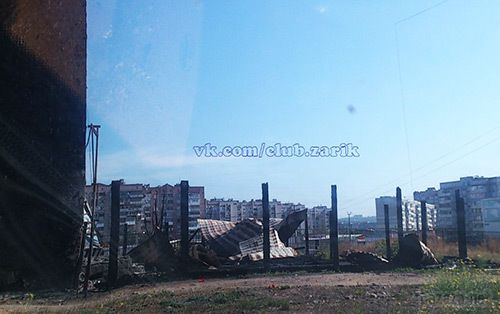 Луганськ зруйнований. Частина 49. Фото. 19.09.2014 (регулярно оновлюється). Станом на ранок 19 вересня у Луганську спокійно. Ніч пройшла тихо. У місті зберігаються проблеми зі зв'язком, електроенергією, водою і продуктами.