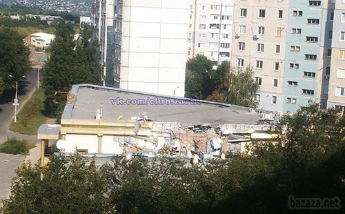Луганськ зруйнований. Частина 49. Фото. 19.09.2014 (регулярно оновлюється). Станом на ранок 19 вересня у Луганську спокійно. Ніч пройшла тихо. У місті зберігаються проблеми зі зв'язком, електроенергією, водою і продуктами.