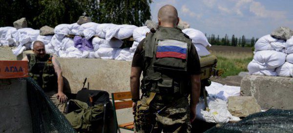 Терористи взяли полон п'ять працівників СБУ. Вчора, 18 вересня, на блокпосту в Олександрівськом терористи зняли з автобуса п'ять чоловіків. 