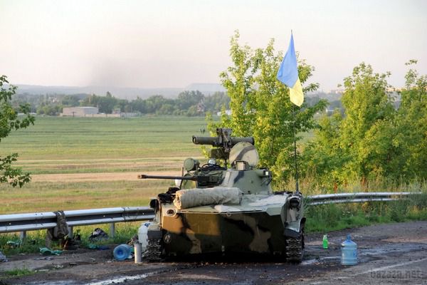Відведення військ на Донбасі повинен початися вже в суботу - РНБО. Згідно з новим мінськими домовленостями, буферна зона на сході України повинна створюватися з сьогоднішнього дня. 
