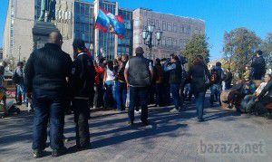 Обстановка в Донецьку і області (21.09.14). Ніч з 20 на 21 вересня була напруженою. Куйбишевський район піддався артобстрілу, в результаті якого пошкоджено будинки по вулицях Олексія Толстого, №200, Урумская, № 152, Кринична, № 26. 
