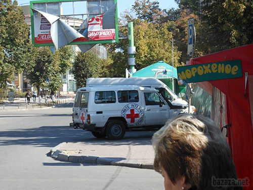 Луганськ зруйнований. Фото. 21.09.2014. Станом на ранок 21 вересня в Луганську спокійно. Ніч пройшла тихо. В місті ще зберігаються проблеми зі зв'язком, електроенергією, водою.