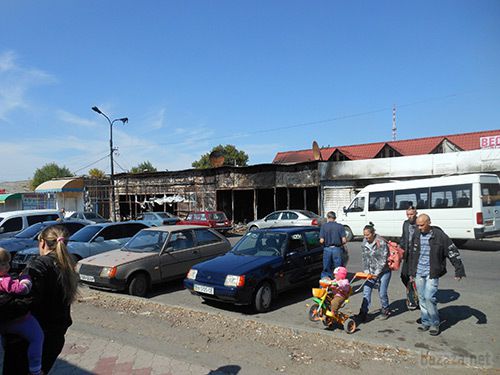Луганськ зруйнований. Фото. 21.09.2014. Станом на ранок 21 вересня в Луганську спокійно. Ніч пройшла тихо. В місті ще зберігаються проблеми зі зв'язком, електроенергією, водою.