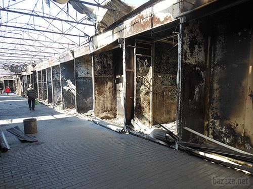 Луганськ зруйнований. Фото. 21.09.2014. Станом на ранок 21 вересня в Луганську спокійно. Ніч пройшла тихо. В місті ще зберігаються проблеми зі зв'язком, електроенергією, водою.