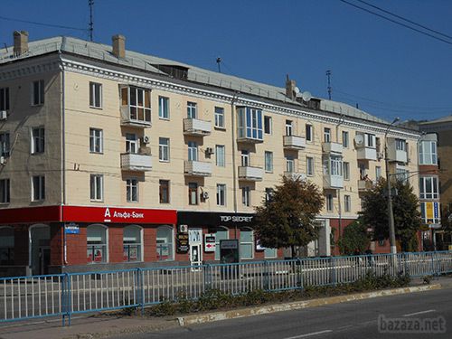 Луганськ зруйнований. Фото. 21.09.2014. Станом на ранок 21 вересня в Луганську спокійно. Ніч пройшла тихо. В місті ще зберігаються проблеми зі зв'язком, електроенергією, водою.