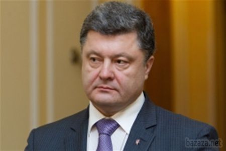 Порошенко: Однією з причин "котла" в Іловайську стала затримка ударного угруповання на три дні. Інша причина невдачі - здача позицій, що дозволило взяти в оточення, заявив президент Петро Порошенко.