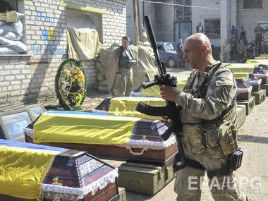 У Запорізькій і Дніпропетровській областях поховають 76 невідомих солдатів. У двох українських областях пройдуть похорони українських бійців, загиблих на Донбасі, тіла яких не вдалося встановити.