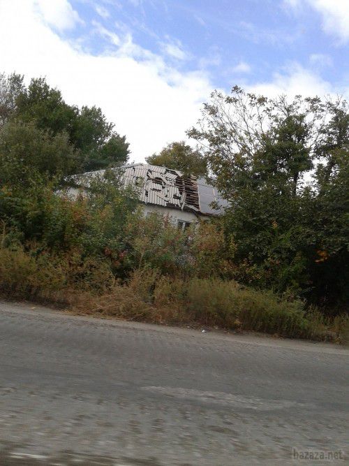 Луганськ зруйнований. Відео. 23.09.2014. Станом на ранок 23 вересня в Луганську спокійно. Ніч пройшла тихо. В місті ще зберігаються проблеми зі зв'язком, електроенергією, водою. Газ є. 