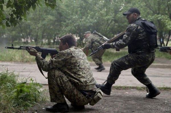 Щось пішло нетак: бойовики «Оплоту» влаштували перестрілку з бойовиками «Кальміусу» в Донецьку. 22 вересня в Донецьку сталася перестрілка між двома угрупованнями бойовиків