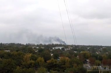 Бойовики вже більше години бомблять Донецький аеропорт. У Донецьку більше години мешканці центральних районів чують залпи з важких знарядь.