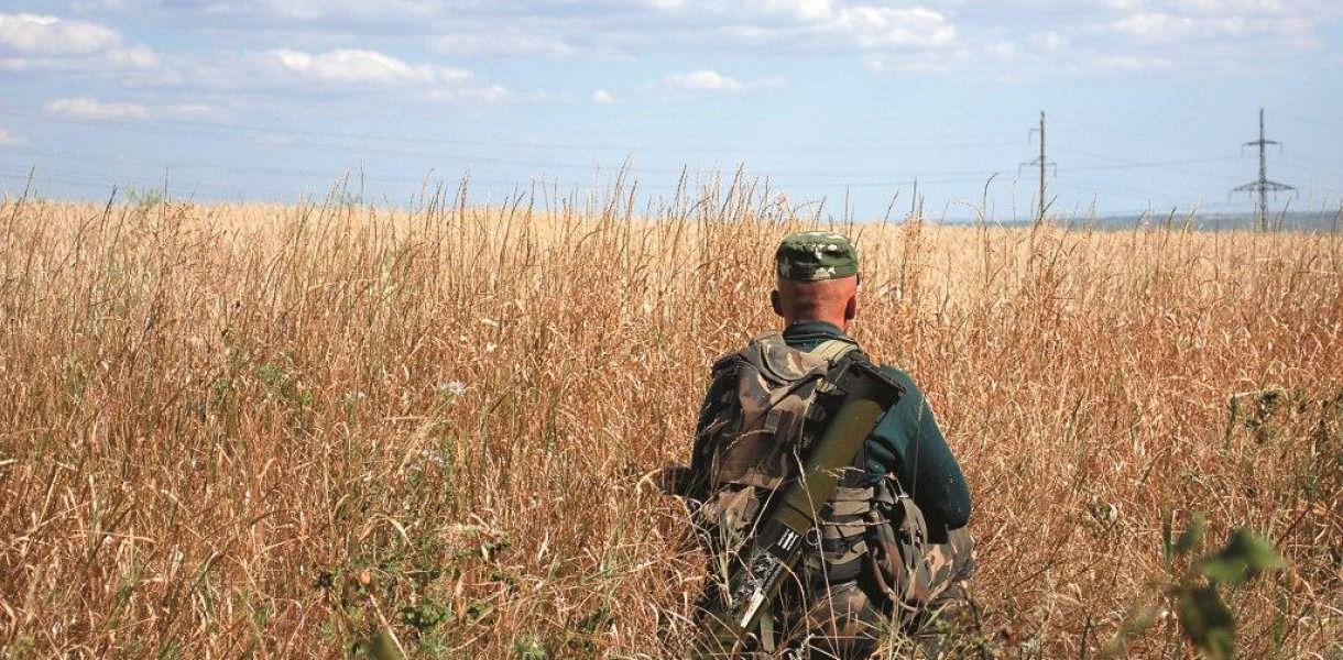 Життя на нулі. Репортаж із зони АТО. Кореспондент  побував на передових постах батальйону "Айдар" під Луганськом, потрапив під мінометний обстріл, і побачив, як працюють наші військові на краю фронту і на краю життя
