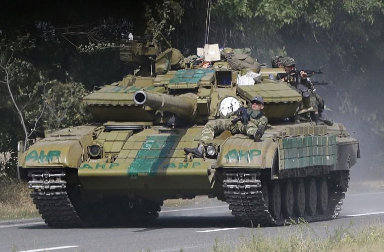 Терористи імітували відведення великої артилерії, - Тимчук. Ситуація в зоні конфлікту демонструє небажання російсько-терористичних військ виконувати мирні домовленості