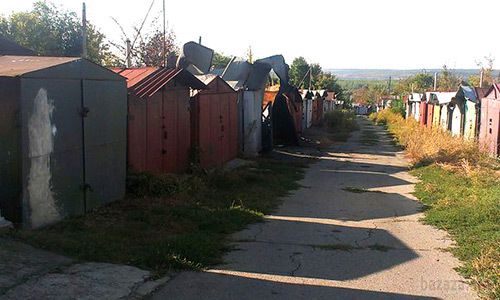 Луганськ зруйнований. Частина 53. Фото. Відео. 25.09.2014 (регулярно оновлюється). Станом на ранок 24 вересня в Луганську спокійно. Ніч пройшла тихо. В місті ще зберігаються проблеми зі зв'язком, електроенергією, водою. Газ є у багатьох будинках.