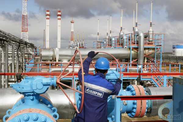 У «Газпромі» заперечують домовленості про постачання газу в «ЛНР». Прес-секретар глави «Газпрому» Сергій Купріянов заявив, що нічого не чув про переговори з ЛНР щодо поставок газу. 