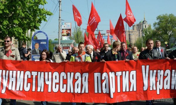 У Харкові відбулися масові затримання сепаратистів, які взяли участь в «марші миру». Правоохоронці затримали в Харкові 20 учасників «Маршу миру», а також екс-народного депутата. 