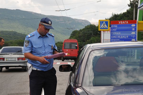 У ДАІ запатентували автомобільні номерні знаки з прапором Євросоюзу. Український інститут промислової власності зареєстрував патент на промисловий зразок під назвою «знак номерний транспортних засобів».