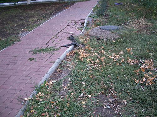 Луганськ зруйнований. Фото. 30.09.2014. Станом на ранок 30 вересня в Луганську спокійно. У Луганську зберігаються проблеми з водою та електрикою. 