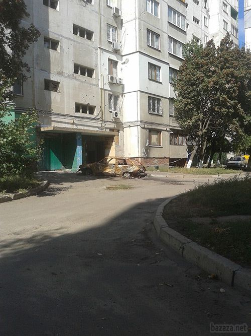 Луганськ зруйнований. Фото. 30.09.2014. Станом на ранок 30 вересня в Луганську спокійно. У Луганську зберігаються проблеми з водою та електрикою. 