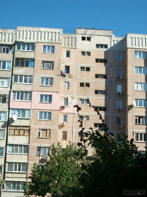 Луганськ зруйнований. Фото. 30.09.2014. Станом на ранок 30 вересня в Луганську спокійно. У Луганську зберігаються проблеми з водою та електрикою. 
