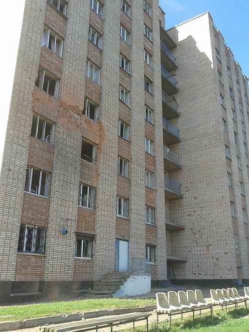 Луганськ зруйнований. Фото. 30.09.2014. Станом на ранок 30 вересня в Луганську спокійно. У Луганську зберігаються проблеми з водою та електрикою. 