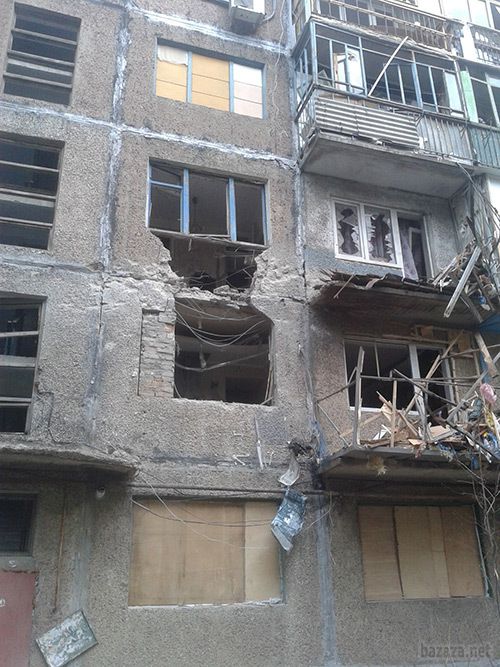 Луганськ зруйнований. Фото. 30.09.2014. Станом на ранок 30 вересня в Луганську спокійно. У Луганську зберігаються проблеми з водою та електрикою. 