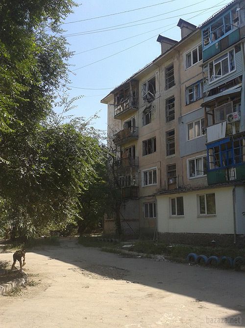 Луганськ зруйнований. Фото. 30.09.2014. Станом на ранок 30 вересня в Луганську спокійно. У Луганську зберігаються проблеми з водою та електрикою. 