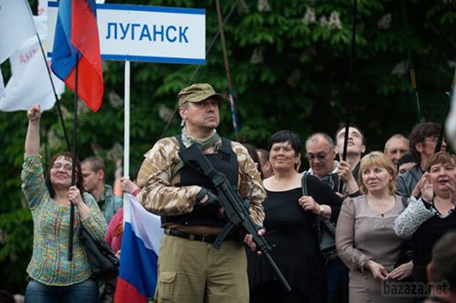 «Столиця Луганська». Враження від поїздки. Луганчани продовжують повертатися в місто. Одні їдуть назовсім, а інші - лише забрати теплі речі. Ще одна історія, написана під враженням від поїздки в Луганськ.