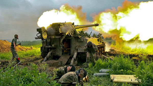 У донецькому аеропорту бій, Росія призвела 28 танків і 48 вантажних авто з піхотою. Близько години триває запеклий бій в донецькому аеропорту, сили антитерористичної операції контролюють обидва терміналу.