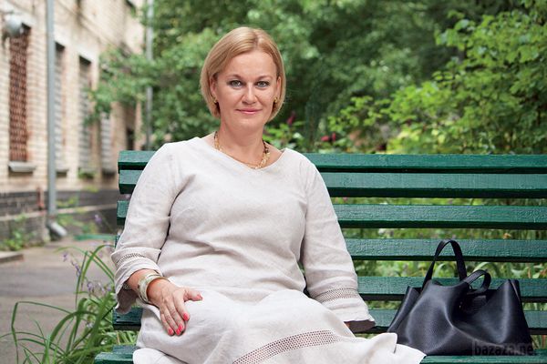 Люди без паспорта. Як переселенці і бійці АТО проходять випробування бюрократією. Поранені бійці української армії і переселенці зі сходу проходять наступний круг пекла в глибокому тилу - відновлюючи згорілі документи
