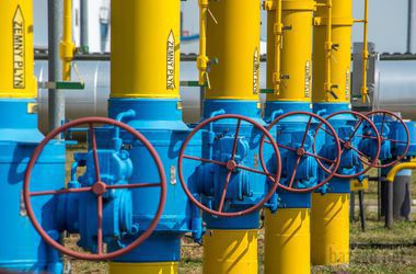 Газові переговори: опалювальний сезон під загрозою зриву. На 2 і 3 жовтня були заплановані переговори в Брюсселі про постачання в Україну російського газу. Вчора пройшли двосторонні консультації у форматі " Україна - ЄС", а потім до переговорів повинна була підключитися і російська делегація.