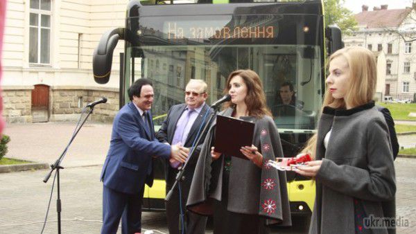Троллейбус Єлектрон Т19101. У Львові презентували перший тролейбус марки «Єлектрон», виготовлений спільним українсько-німецьким підприємством «Електронтранс». 