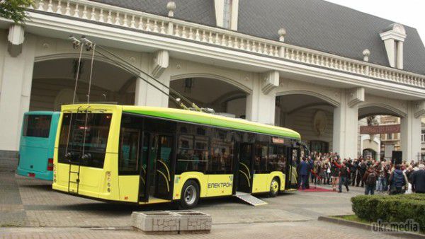 Троллейбус Єлектрон Т19101. У Львові презентували перший тролейбус марки «Єлектрон», виготовлений спільним українсько-німецьким підприємством «Електронтранс». 