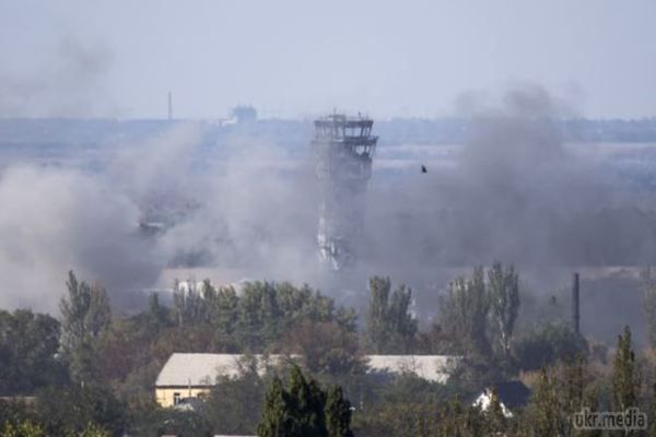 "Будинок Павлова" донецького аеропорту. З сходу України продовжують щодня надходять повідомлення про бої і обстріли, незважаючи на оголошений режим припинення вогню між українськими силами і сепаратистами.