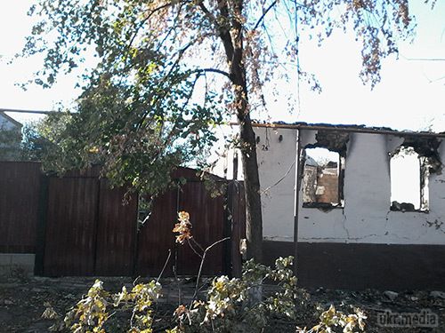 Фото руйнувань Луганська 06.10.2014. Станом на ранок 6 жовтня в Луганську спокійно. В місті ще зберігаються проблеми з водою та електрикою. 