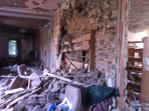 Фото руйнувань Луганська 06.10.2014. Станом на ранок 6 жовтня в Луганську спокійно. В місті ще зберігаються проблеми з водою та електрикою. 