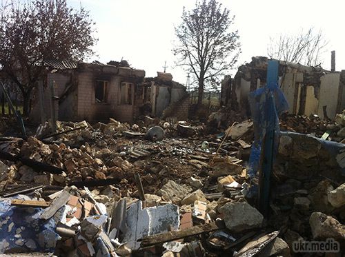 Фото руйнувань Луганська 06.10.2014. Станом на ранок 6 жовтня в Луганську спокійно. В місті ще зберігаються проблеми з водою та електрикою. 
